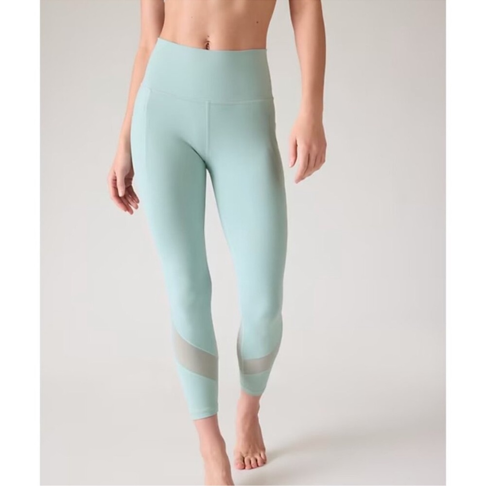 Athleta S SALUTATION STASH HIGH RISE MESH 7/8 TIGHT Small Dawn Blue Exc. Cond.